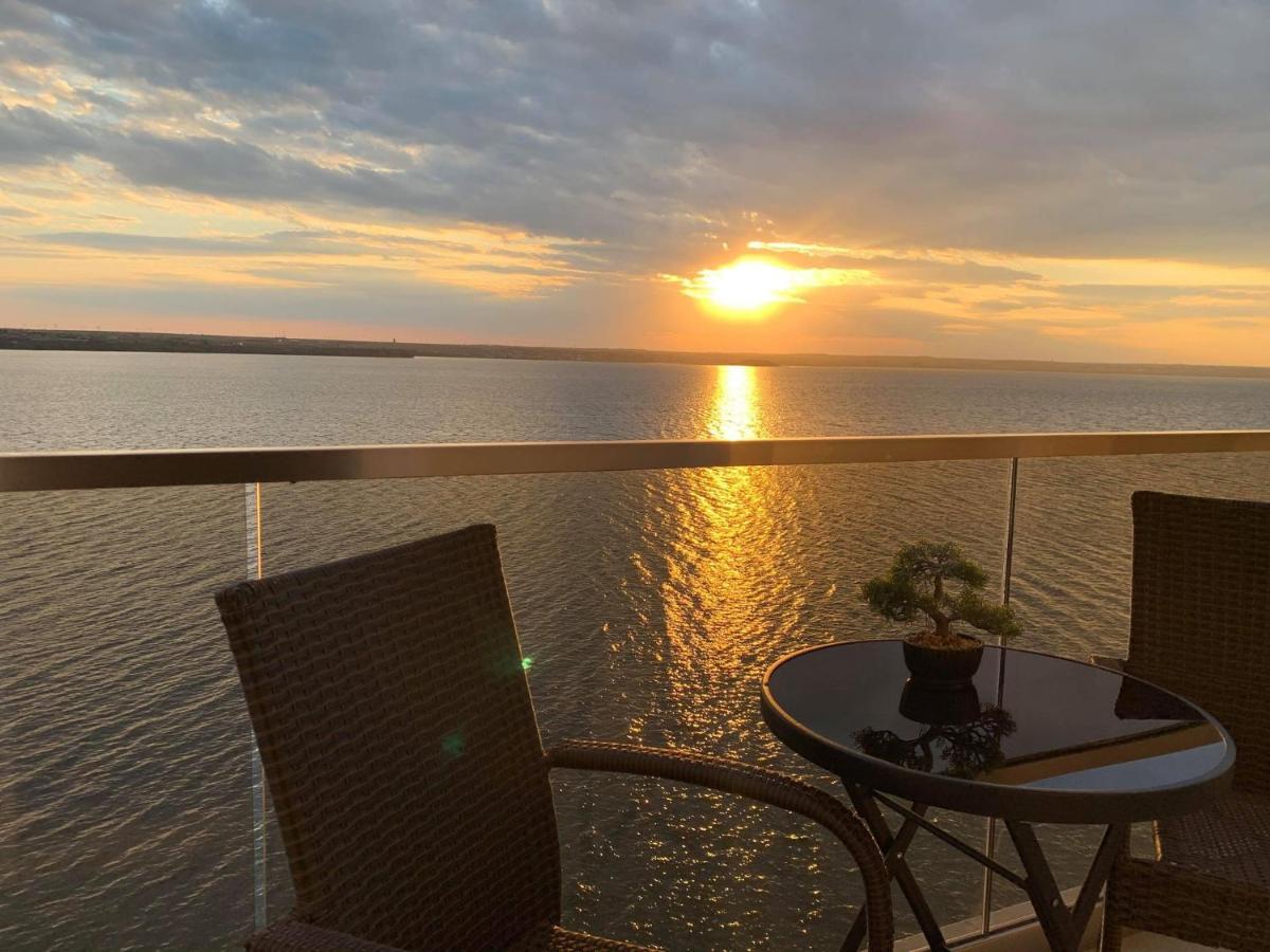 Apartment Sunset Lake View Mamaia Exterior photo