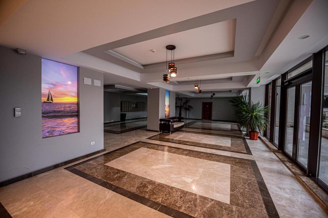 Apartment Sunset Lake View Mamaia Exterior photo