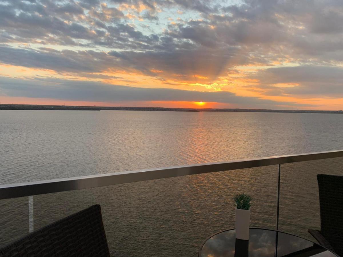Apartment Sunset Lake View Mamaia Exterior photo